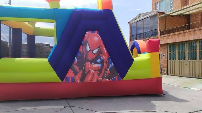 Piscina de pelotas fabricada por Golden Inflables
